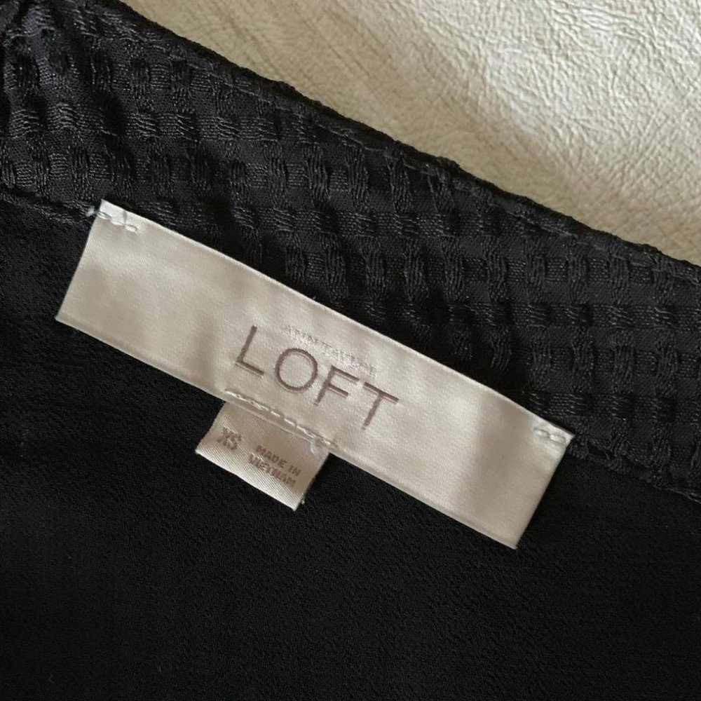 Ann Taylor Loft Off the shoulder top NWOT - Picture 5 of 6